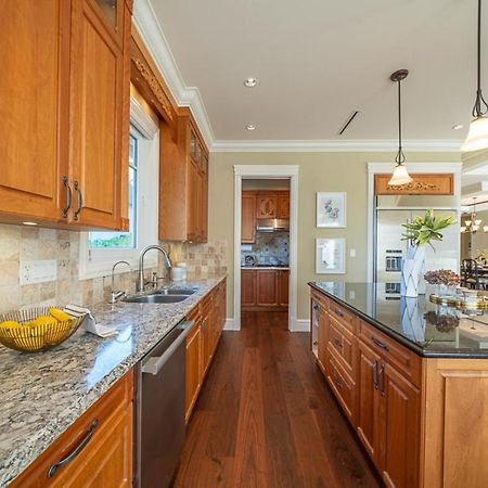 Spacious Cozy House In Vancouver West Kültér fotó